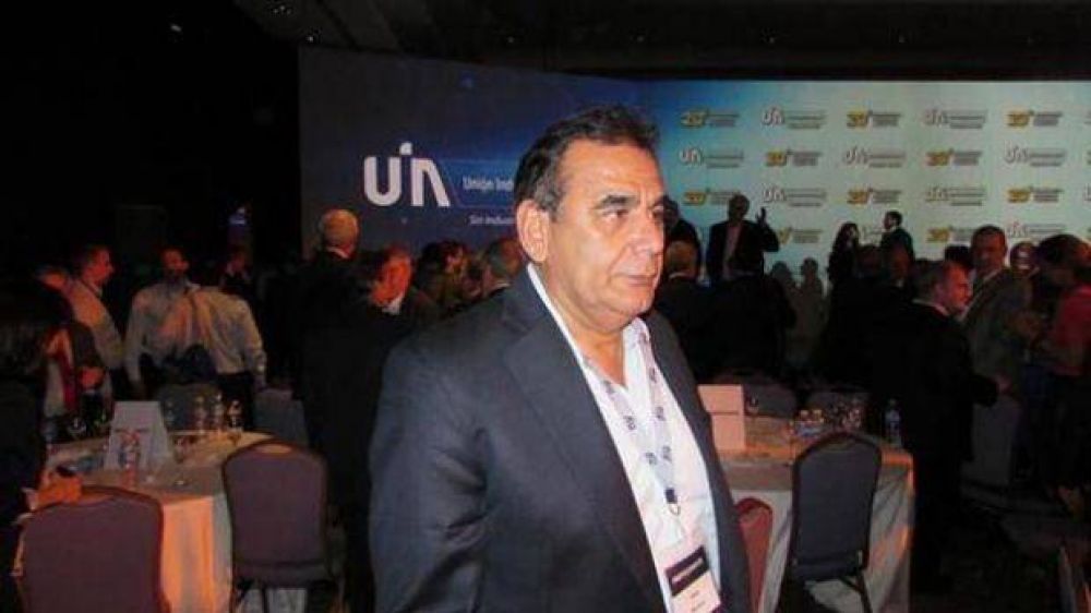 Molina: �Macri quiere un ajuste y que le cierren los n�meros con la gente afuera�