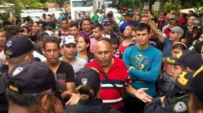 Costa Rica y Nicaragua se enfrentan por el paso de casi 2.000 cubanos hacia EEUU