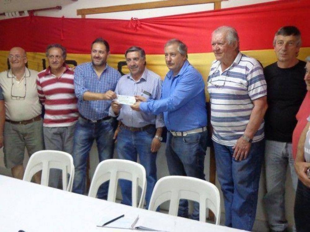 El diputado Roberto Fern�ndez entregar� subsidios