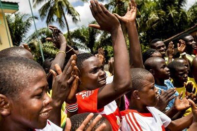 Padre Albanese: ��Francisco en �frica? Un viaje valiente�
