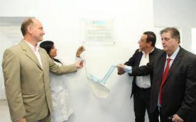 Collia y C�ffaro recorrieron la nueva sala pedi�trica del Hospital de Z�rate