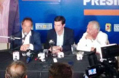 Scioli sacar�a retenciones y congelar�a el precio del gas oil por un a�o