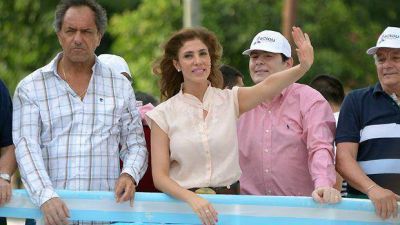 Scioli encabez� una multitudinaria caravana por Santiago y La Banda