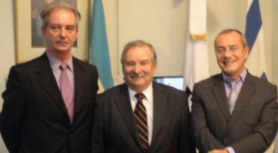 Presidente de DAIA entrega al embajador francés condolencias de la comunidad judeoargentina