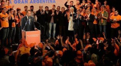 Scioli gira por el interior y cierra la campa�a el jueves en Mar del Plata