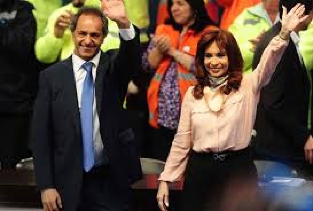 Cristina volvi� a la campa�a y, con tono emotivo, aval� a Scioli