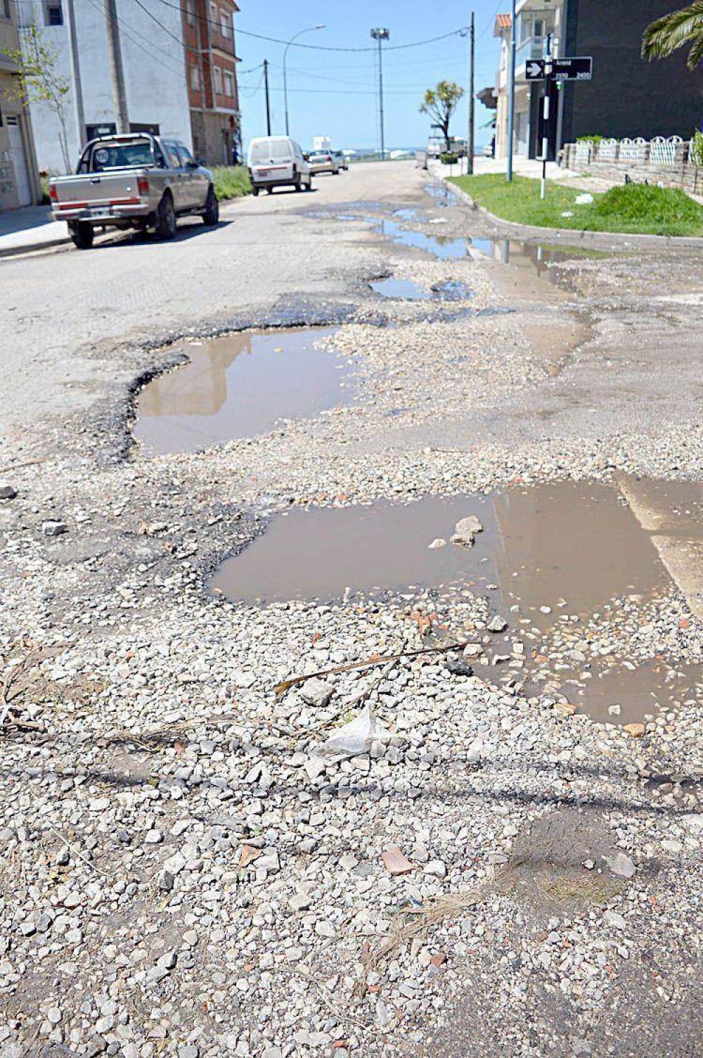 Tambi�n Punta Mogotes tiene varias calles con pavimentaci�n inconclusa