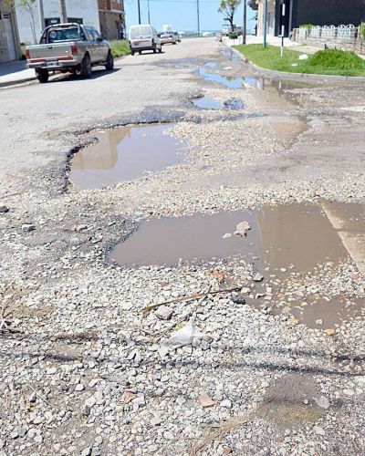 Tambi�n Punta Mogotes tiene varias calles con pavimentaci�n inconclusa