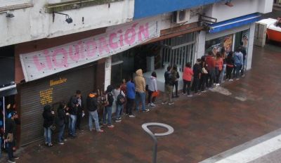 Largas filas y la odisea de conseguir trabajo