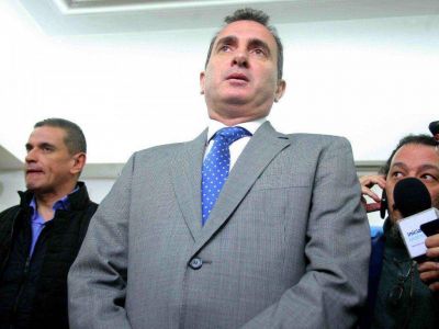 P�rez se vuelve con las manos vac�as de Buenos Aires