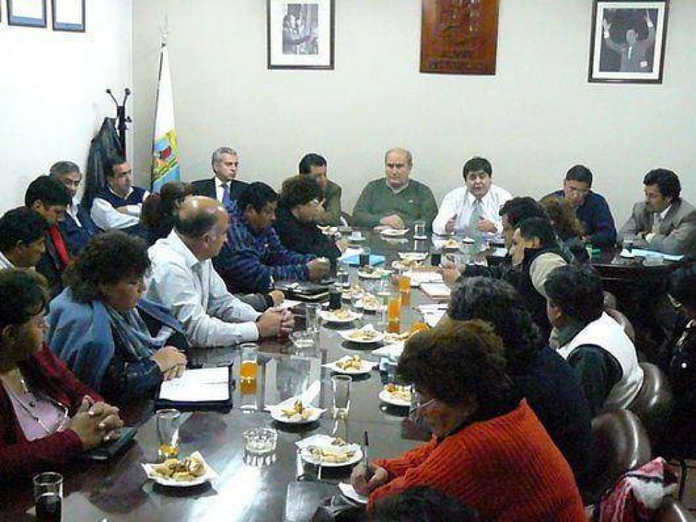 Las negociaciones por recomposici�n salarial continuar�n el 21 de este mes  