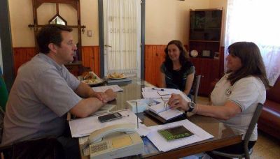 Trankels le entreg� un importante subsidio al Colegio Fort�n Pav�n de Saldungaray 