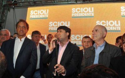  En C�rdoba, Daniel Scioli con Diego Bossio y una perlita