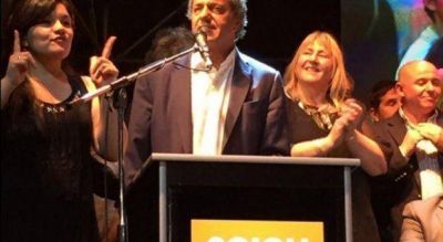 En su gira por las provincias, Scioli pidi� �no tropezar dos veces con la misma piedra�