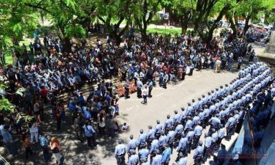 Incorporaron m�s de 200 polic�as a la fuerza y entregaron cinco furgones