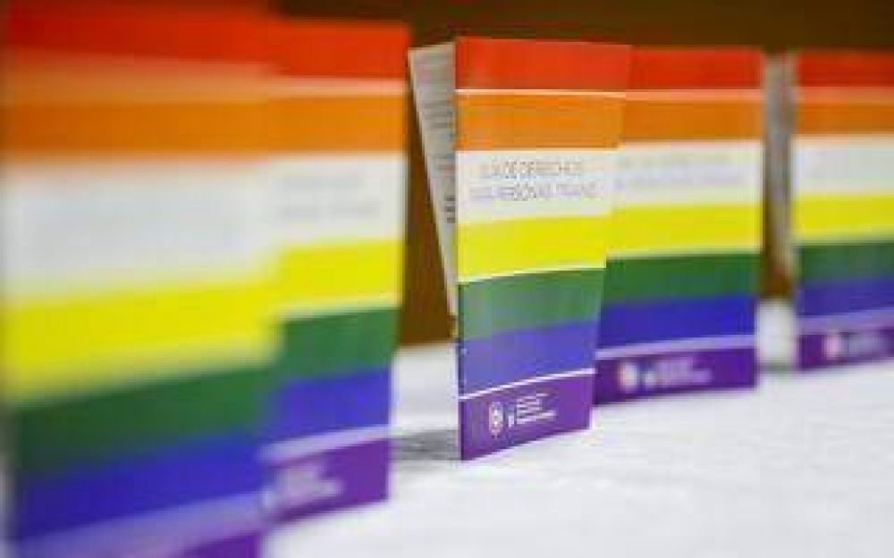 Lanzan una gu�a de derechos para personas trans