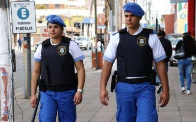 Pilar espera terminar el a�o con 400 polic�as locales patrullando las calles