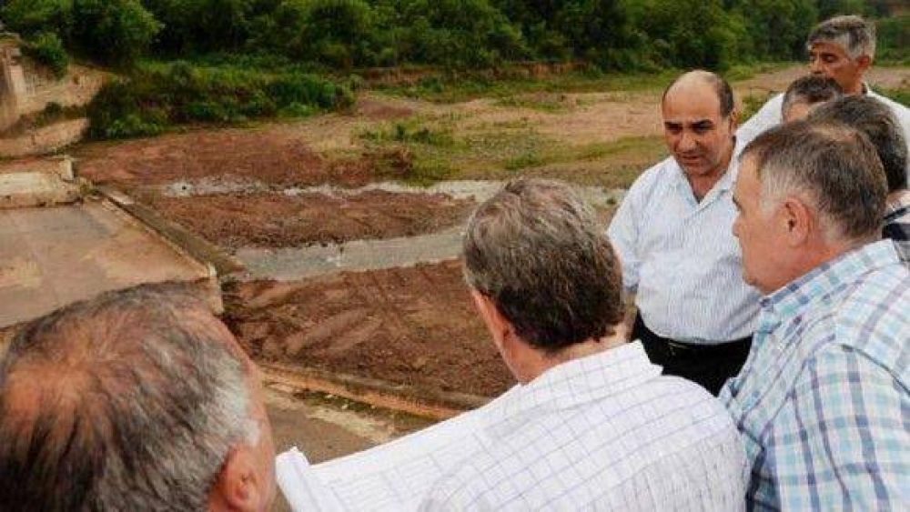 Comenz� la reconstrucci�n del puente que une El Sunchal con Villa Padre Monti