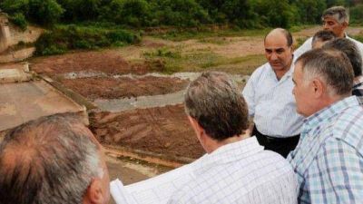 Comenz� la reconstrucci�n del puente que une El Sunchal con Villa Padre Monti