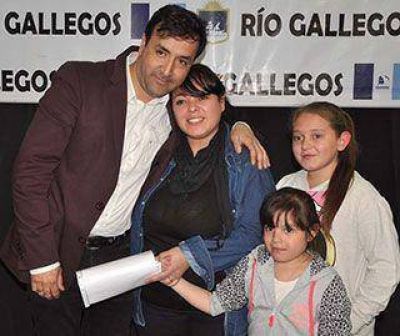 Grasso concret� la entrega de 180 nuevos terrenos
