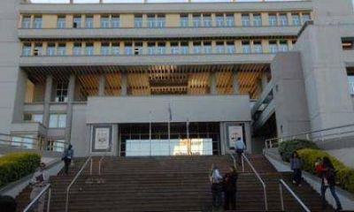 Adjudicaci�n de bancas: Entregaron el pedido de revocatoria ante la Justicia