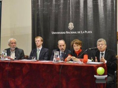 INTERESANTE DEBATE SOBRE LOS DESAF�OS QUE PLANTEA EL CAMBIO CLIM�TICO EN LA GESTI�N P�BLICA
