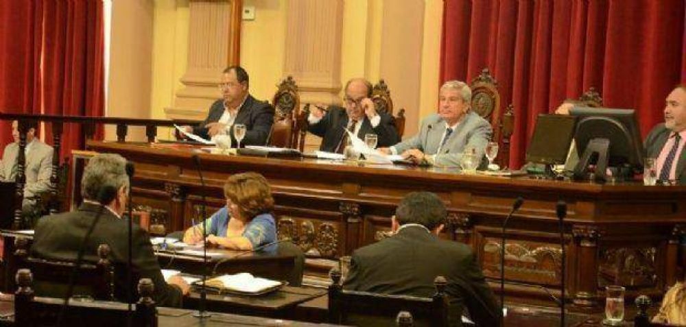 El Senado de Salta aprob� la extensi�n de sesiones hasta aprobar el Presupuesto Provincial 2016