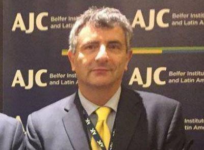 El director ejecutivo de la Comunidad Jud�a de Colombia: 