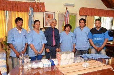 Entregan insumos y uniformes para agentes sanitarios originarios