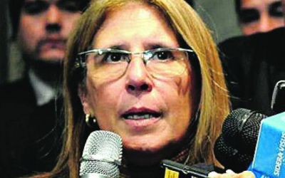 Le llueven las cr�ticas a la rectora por el spot en apoyo a Scioli