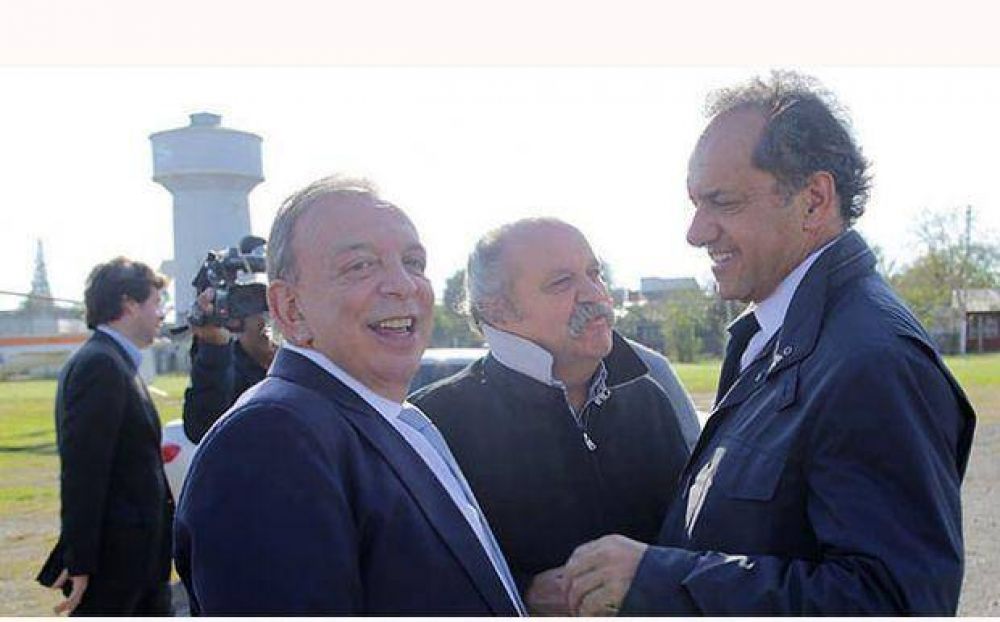 Antes de la veda, Z�ccaro sali� a pedir el voto por Daniel Scioli