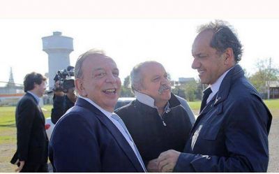 Antes de la veda, Z�ccaro sali� a pedir el voto por Daniel Scioli