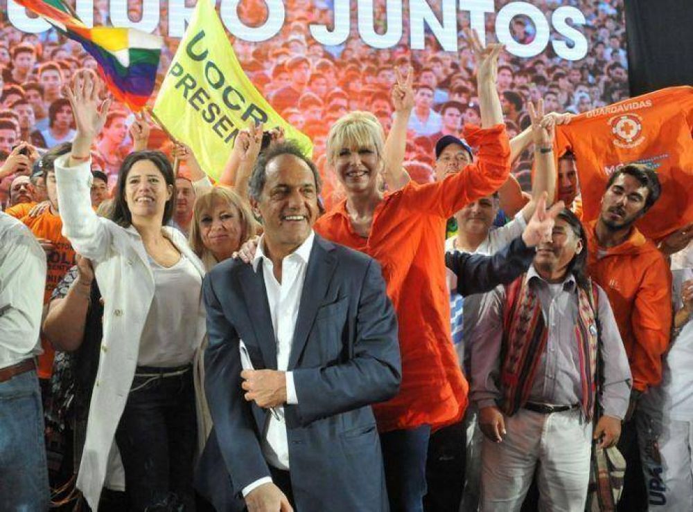 Scioli convoc� a �buscar un futuro mejor� y a no dejarse enga�ar �con la palabra cambio�