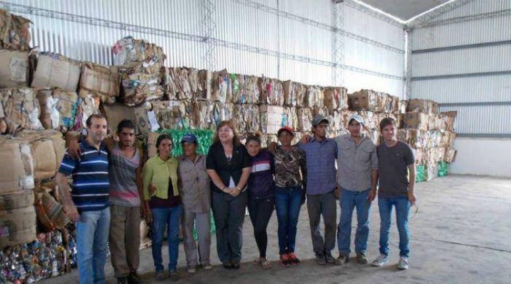 Corzuela realiz su primer envo de material para reciclado desde la planta de residuos