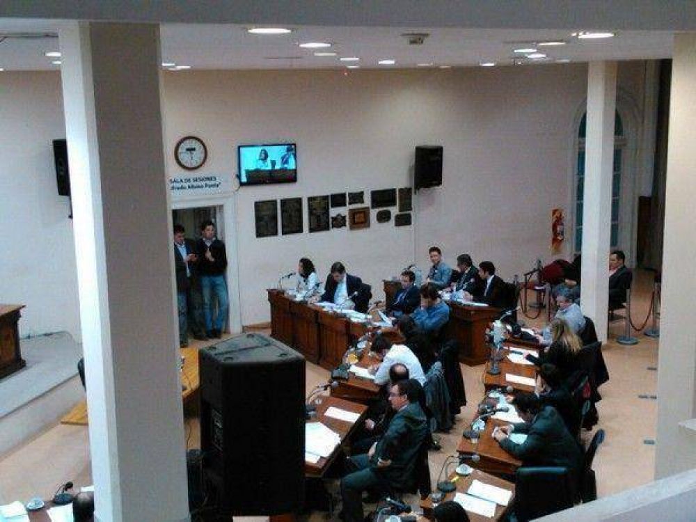 El Concejo no convalid� la licitaci�n y orden� al Municipio que regule la l�nea 520