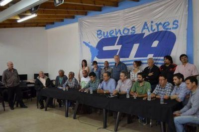 Bajo la consigna �No le abramos al zorro la puerta del gallinero�, la CTA respald� a Daniel Scioli