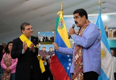 Cheppi dej� la Embajada en Venezuela y les agradeci� a �N�stor, Cristina, Ch�vez y Maduro� 