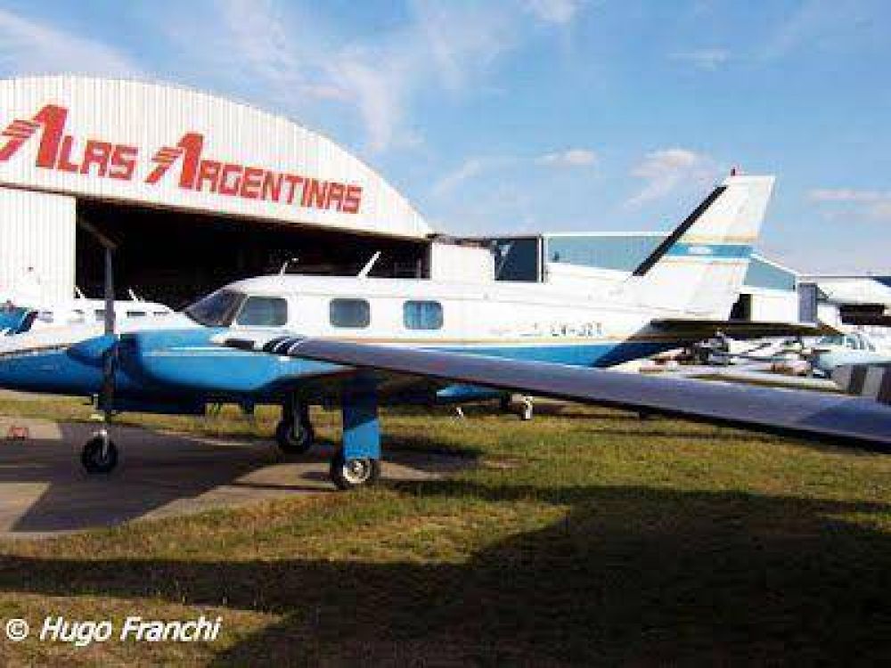 El avi�n sanitario de Tucum�n que Alperovich abandon� como chatarra en el aeropuerto de San Fernando 