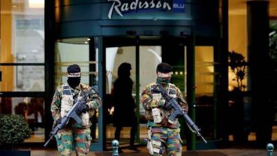 Bruselas prolonga el alerta y busca a un comando terrorista listo para atacar
