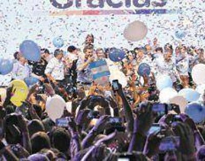 Los globos amarillos llegaron a la Rosada