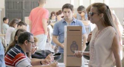 Sin demoras, el 75% de los correntinos vot� para cumplir con su deber c�vico