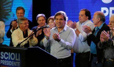 Alberto P�rez: �Ha sido una jornada m�s que satisfactoria porque gan� la democracia�