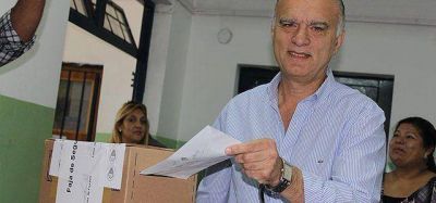 EL VOTO DE GRINDETTI, INTENDENTE ELECTO DE LANUS