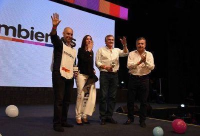 Vidal y Larreta festejaron en el escenario