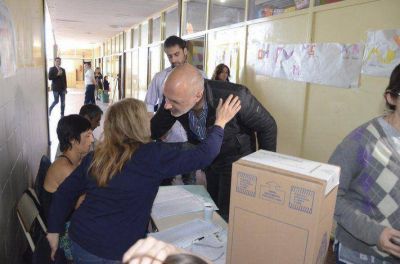 Buzzi reiter� la necesidad del voto electr�nico y boleta �nica