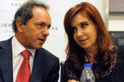 CFK analiz� la derrota con Scioli y Zannini, y hoy recibir� a Macri