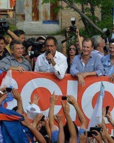 Sergio Urribarri felicit� a Macri y a los militantes de Cambiemos