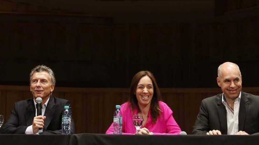 En su primer d�a como presidente electo, Macri anunci� medidas y reformas