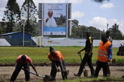Francisco inicia una gira por pa�ses africanos como 