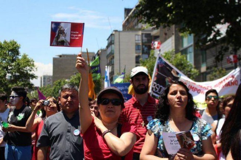 VIDEO: Unos 40 mil fieles mostraron a Chile la alegría de ser católico